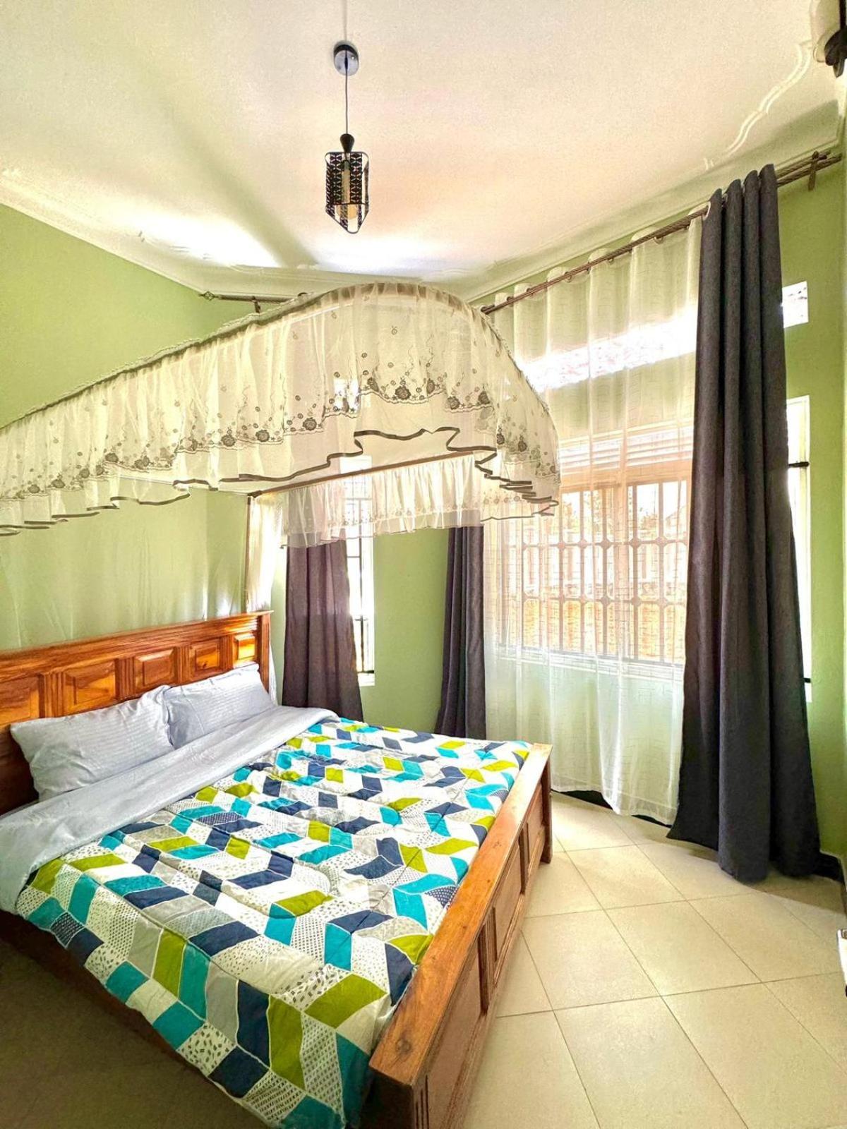 Entula Safari And Accommodation Mbarara Exterior photo